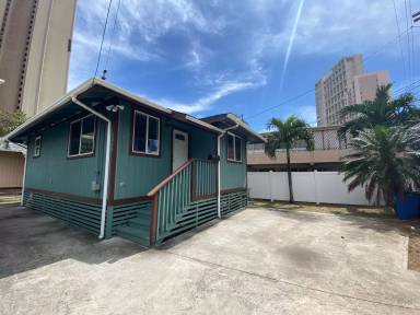 Main picture of 594 Kamoku St