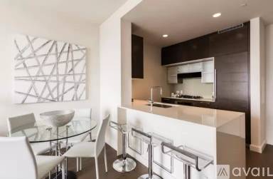 Main picture of 110 W 31st St