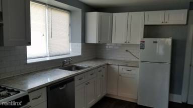 Main picture of 4159 N Narragansett Ave
