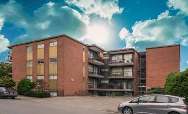 Main picture of 501 Summit Ave E