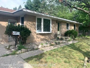 Main picture of 5675 Juanita Dr SE