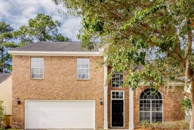 Main picture of 211 Shady Oak Cir