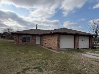 Main picture of 1605 Oak Cir