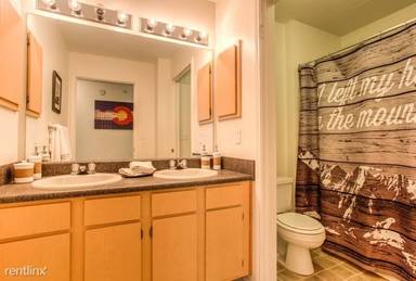 Main picture of Campus Crossings at Rams Pointe