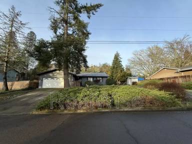 Main picture of 2134 NW Watters St