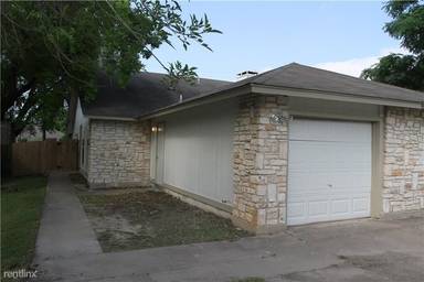 Main picture of 907 Bird Creek Dr