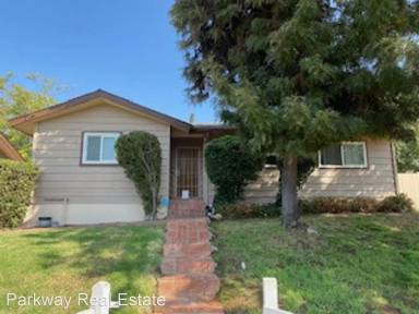 Main picture of 9535 Farmington Dr