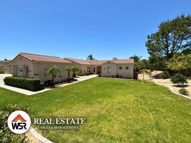 Main picture of 18691 Oak Park Dr