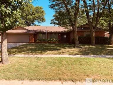 Main picture of 8604 E Tamarac St