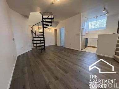Main picture of 2732 W Chicago Ave