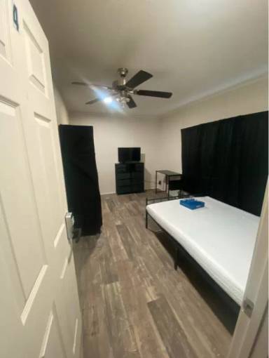 Main picture of 325 Robin Ln