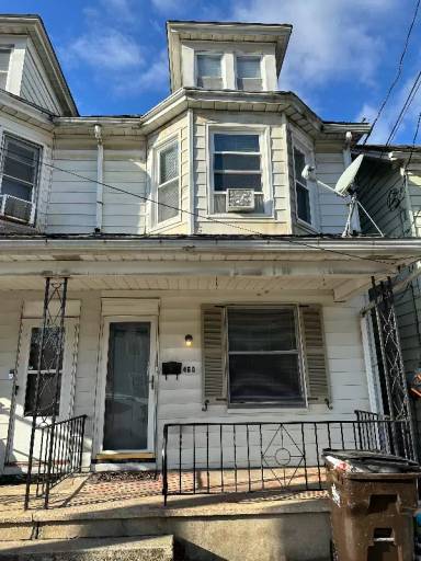 Main picture of 460 Main St