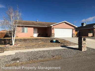 Main picture of 3104 E Maple St