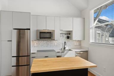Main picture of 4008 Blue Pine Ln