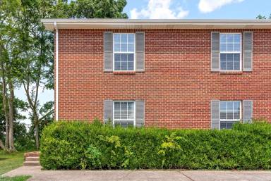Main picture of 3830 Jockey Dr