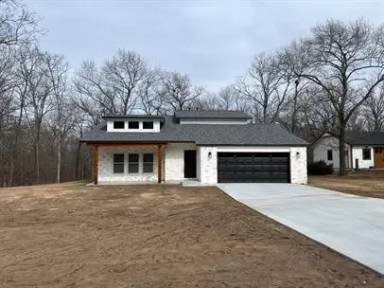 Main picture of 27405 E 7th St