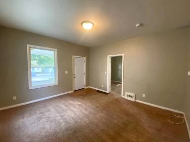 Main picture of 1702 N Machin Ave