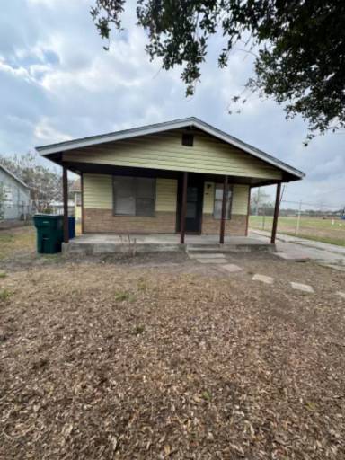 Main picture of 1533 Main Dr