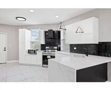 Main picture of 9121 S Mackinaw Ave
