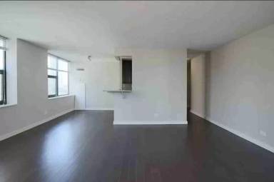 Main picture of 71 W Huron St