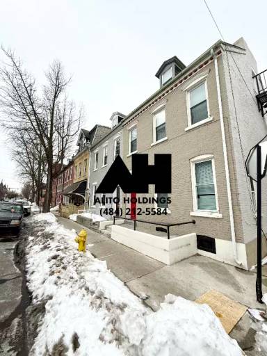 Main picture of 1025 W Turner St