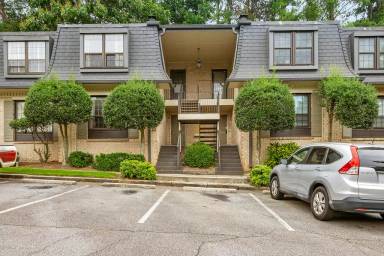 Main picture of 103 La Rue Pl NW