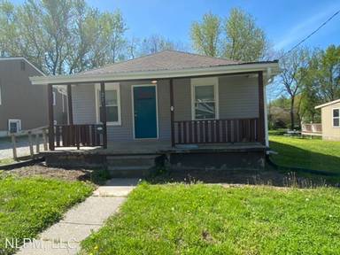 Main picture of 21 Cedar St