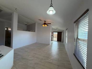 Main picture of 1347 E 10th Pl