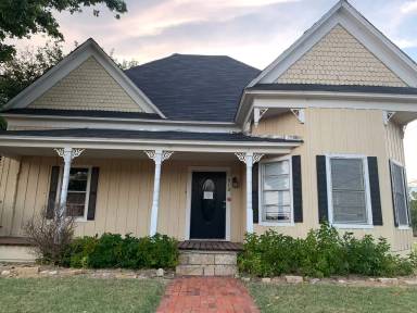 Main picture of 712 S Central Ave