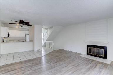 Main picture of 2030 Gyros Cir
