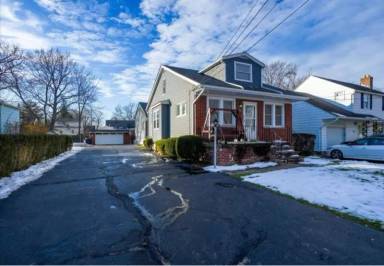 Main picture of 1592 Biltmore Rd