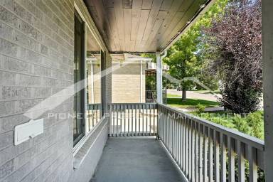 Main picture of 2885 S Pennsylvania St