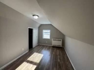 Main picture of 933 Front Ave