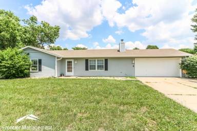 Main picture of 900 Davis Dr