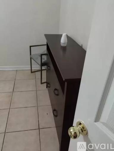 Main picture of 1236 W 8th St