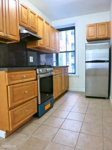 Main picture of 1 E 78th St