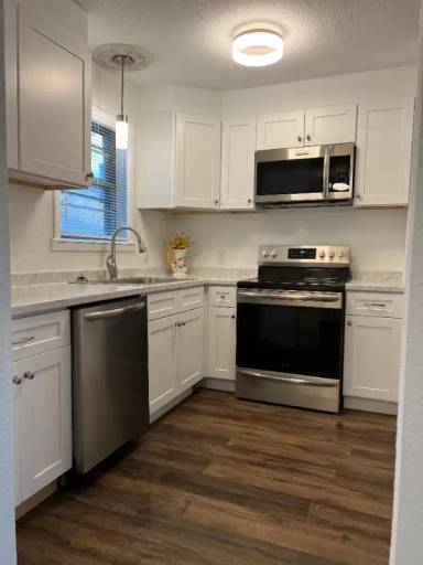 Main picture of 200 E Miami St
