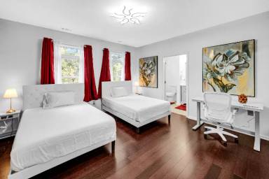 Main picture of University Village Condo Association