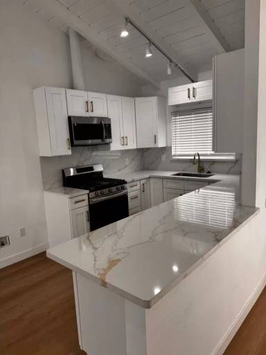 Main picture of 4702-4734 Avocado Ave
