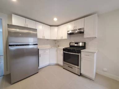 Main picture of 261 Hutton St