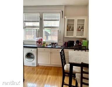 Main picture of 259 Beacon St