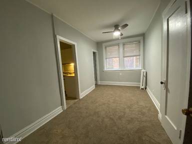 Main picture of 7661 N Sheridan Rd