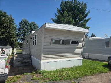 Main picture of 601 S Stewart St