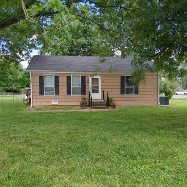 Main picture of 6402 Amanda Way