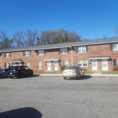 Main picture of 500 S Cherry St