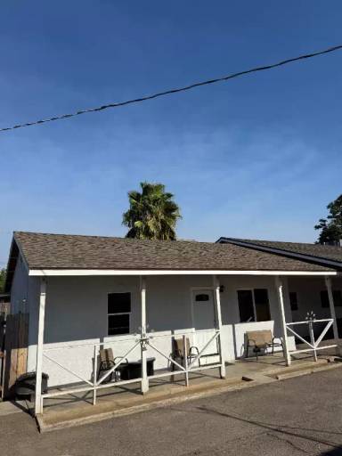 Main picture of 826 River Rd