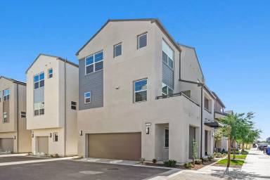 Main picture of 2612 E Hyde Paseo
