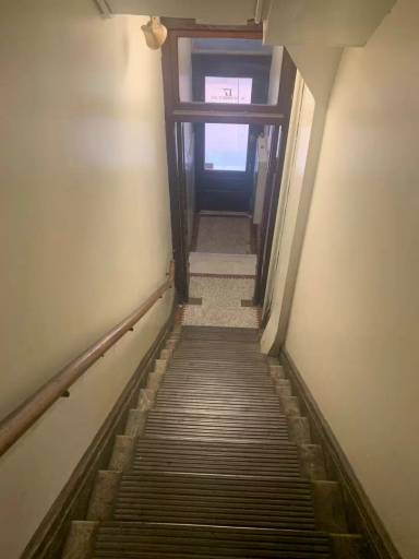 Main picture of 17 W Market St