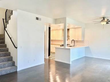 Main picture of 2418 Hopi Ln
