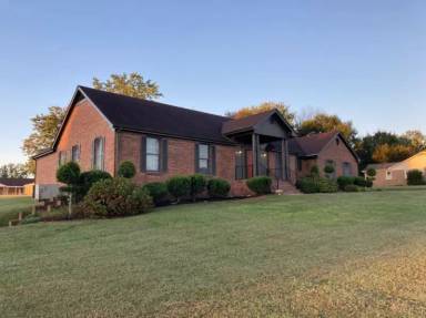 Main picture of 120 Roy Dr